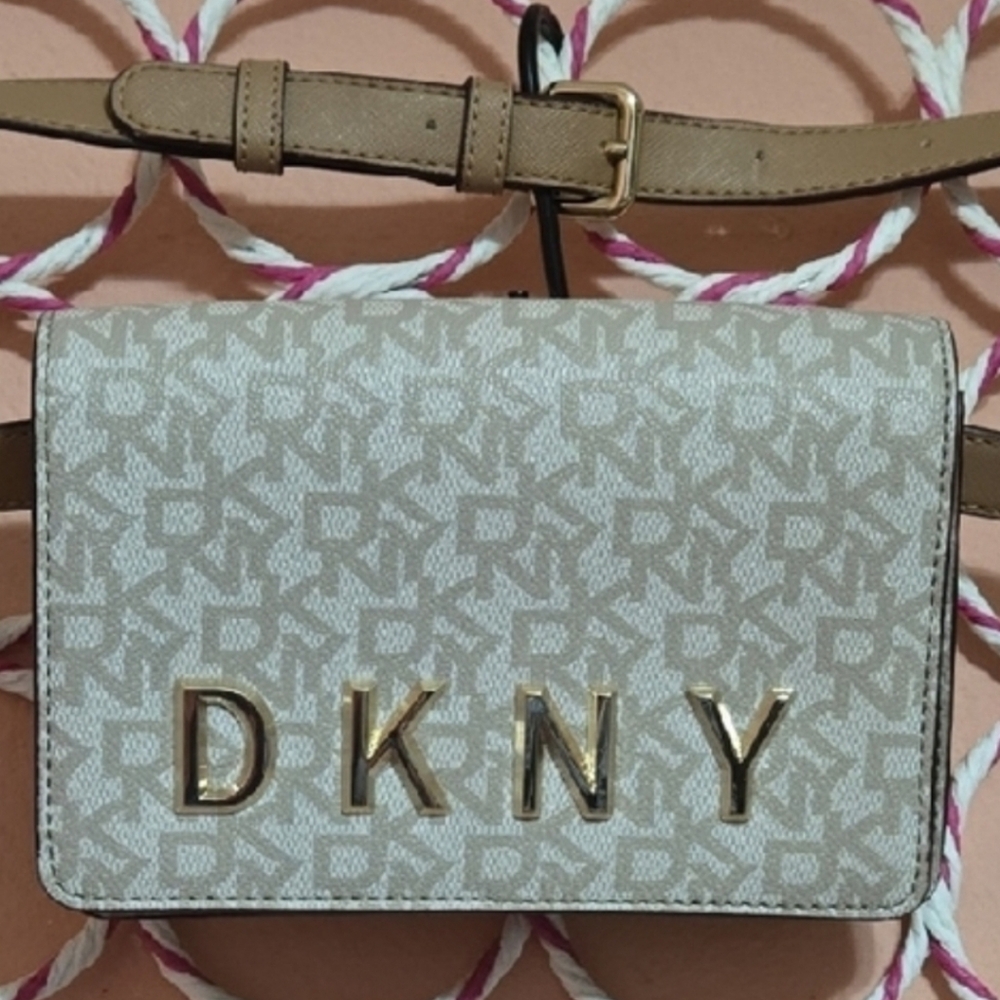 DKNY Belt Bag adjusts 27.75"-40.24" Waist